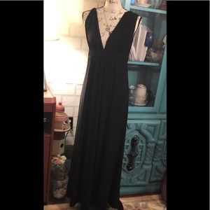 Absolutely gorgeous black dress